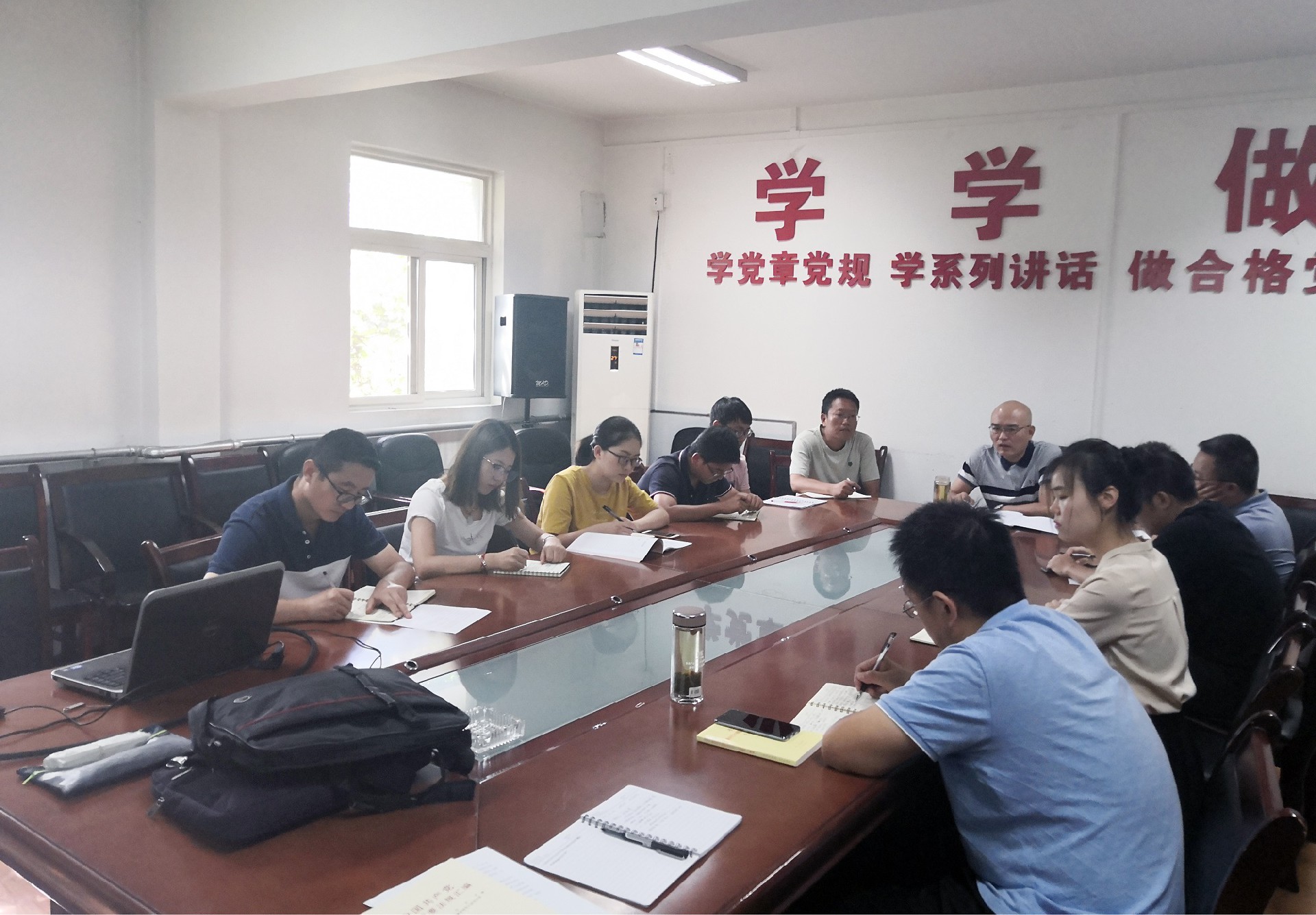 第一黨支部開展“不忘初心、牢記使命” 主題教育專題學習研討及組織生活會