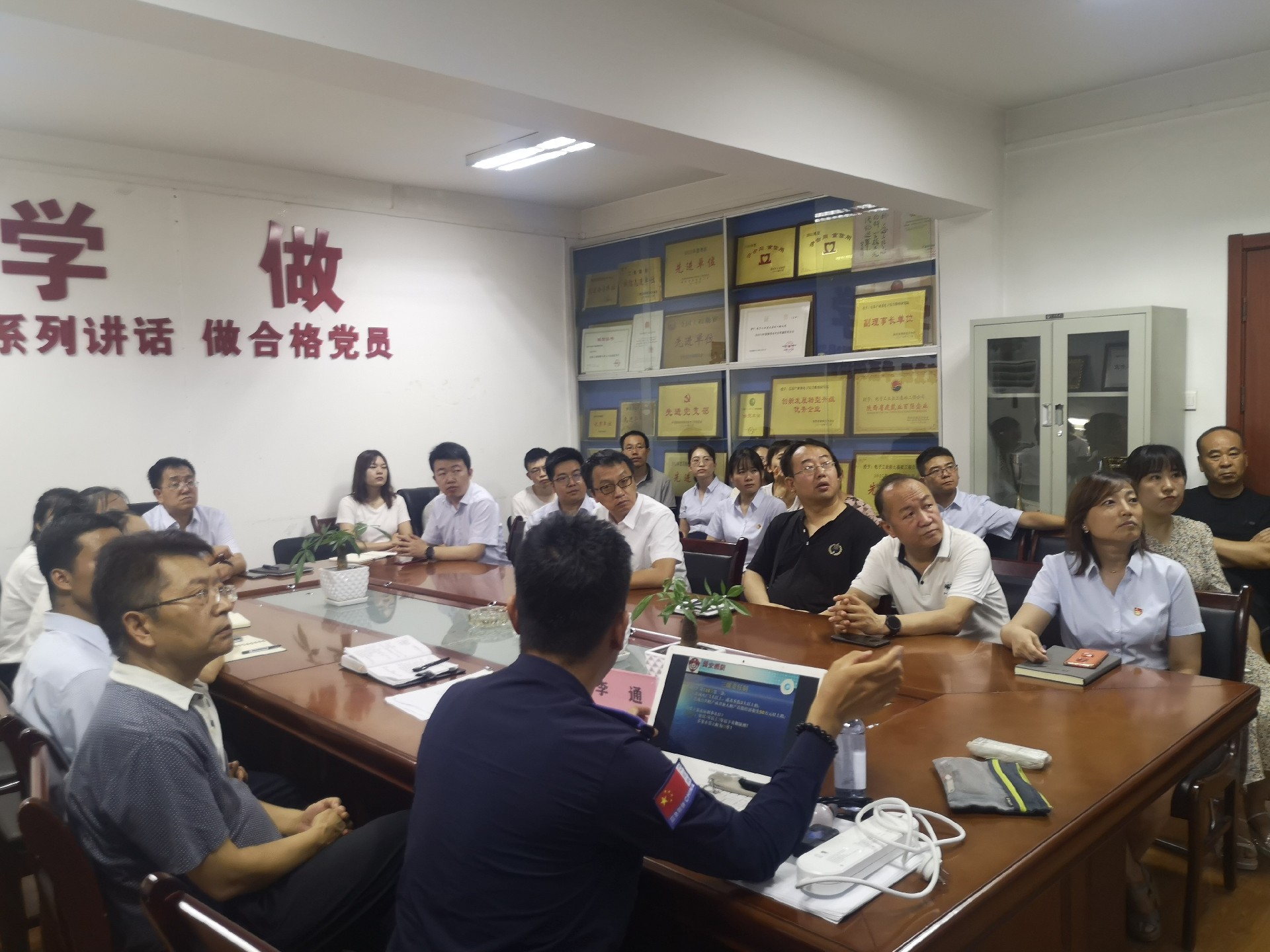 信息產業部電子綜合勘察研究院舉辦安全生產、消防安全知識培訓講座和應急演練