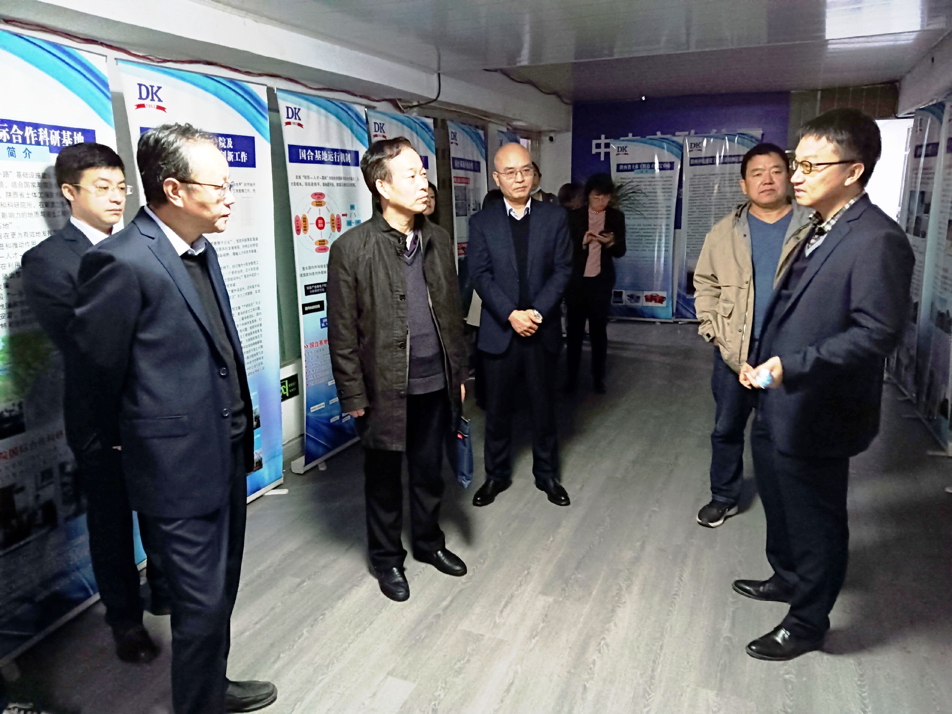 省科技廳領導蒞臨我院考察“一帶一路沿線地質與 巖土工程問題研究國際科技合作基地”建設